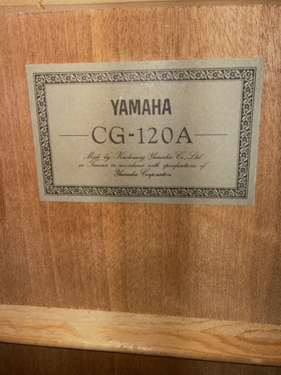 گیتار کلاسیک YAMAHA CG120A
