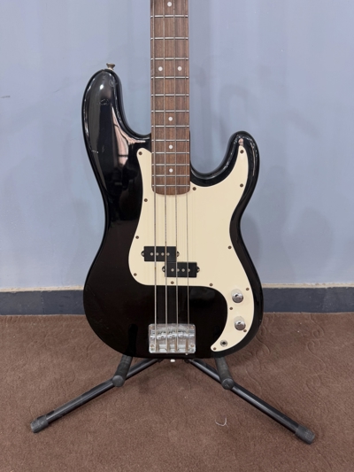 گیتار بیس BUSKERS Precision Bass