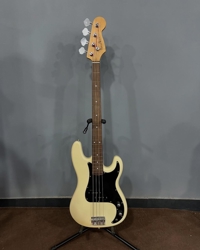گیتار بیس Photogenic Precision Fretless