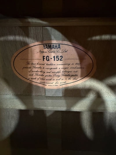 گیتار آکوستیک YAMAHA FG152