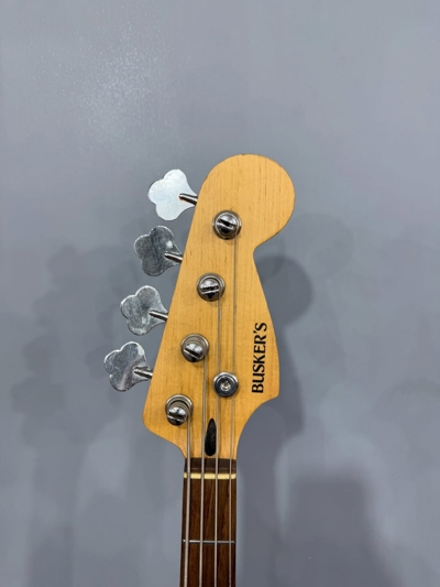 🎸 گیتار بیس BUSKERS