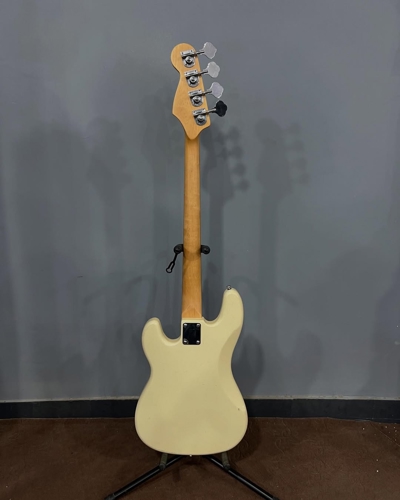گیتار بیس Photogenic Precision Fretless