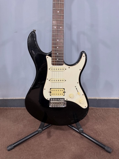 گیتار الکتریک Yamaha EG112