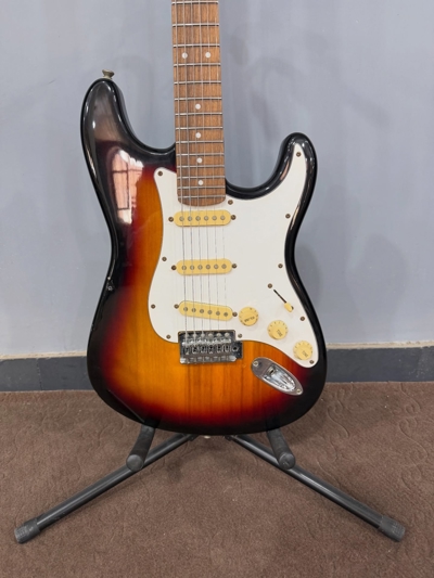 گیتار الکتریک Buskers Stratocaster SSS