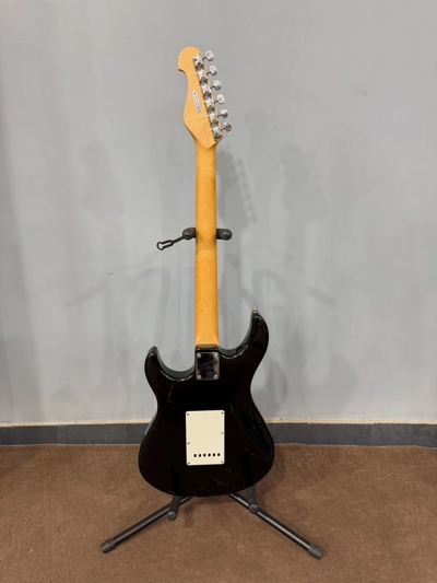 گیتار الکتریک Yamaha EG112